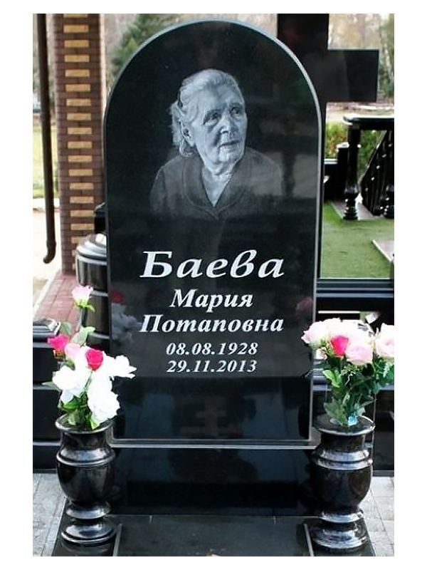 гранитный памятник на могилу