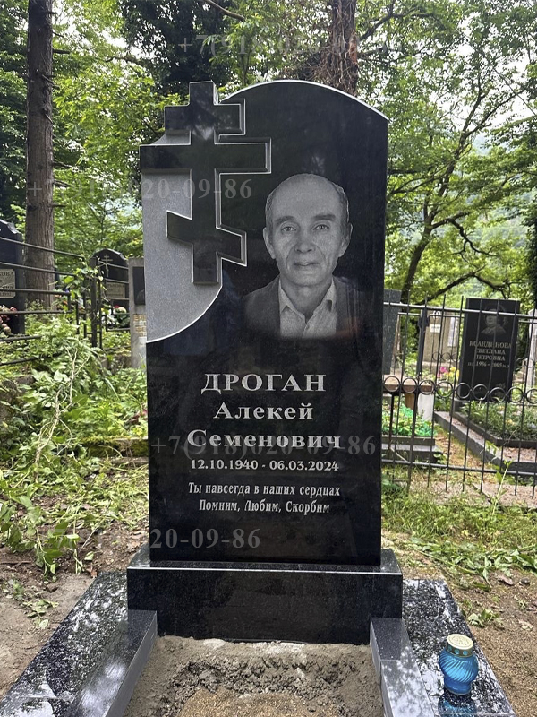 памятник из гранита